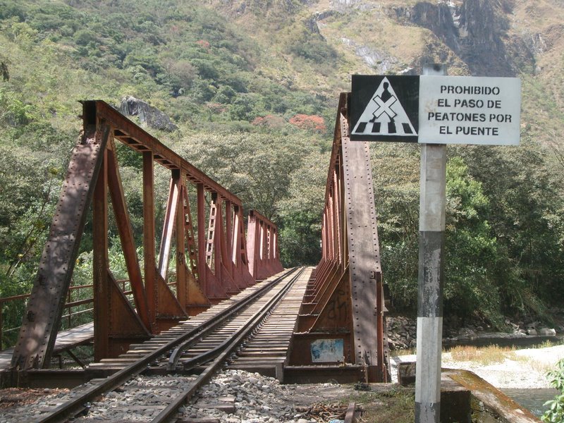 Machu Picchu Trilha Alternativa - Inka Jungle Trail - Hidrelétrica a Aguas Calientes